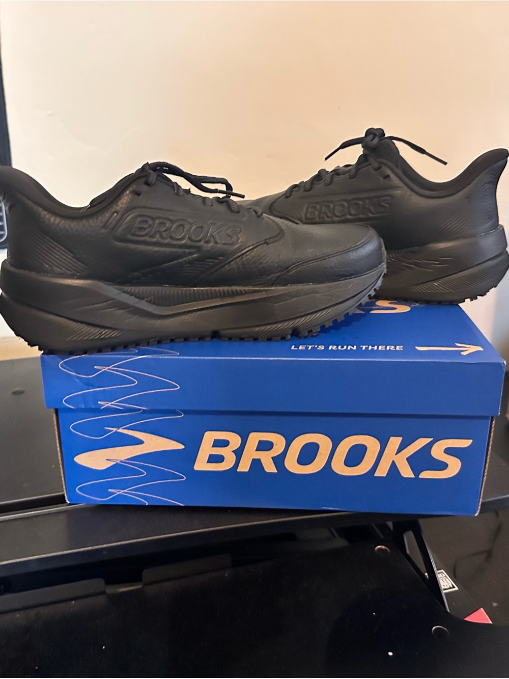 Brooks Women Ghost Max Slip Resistant